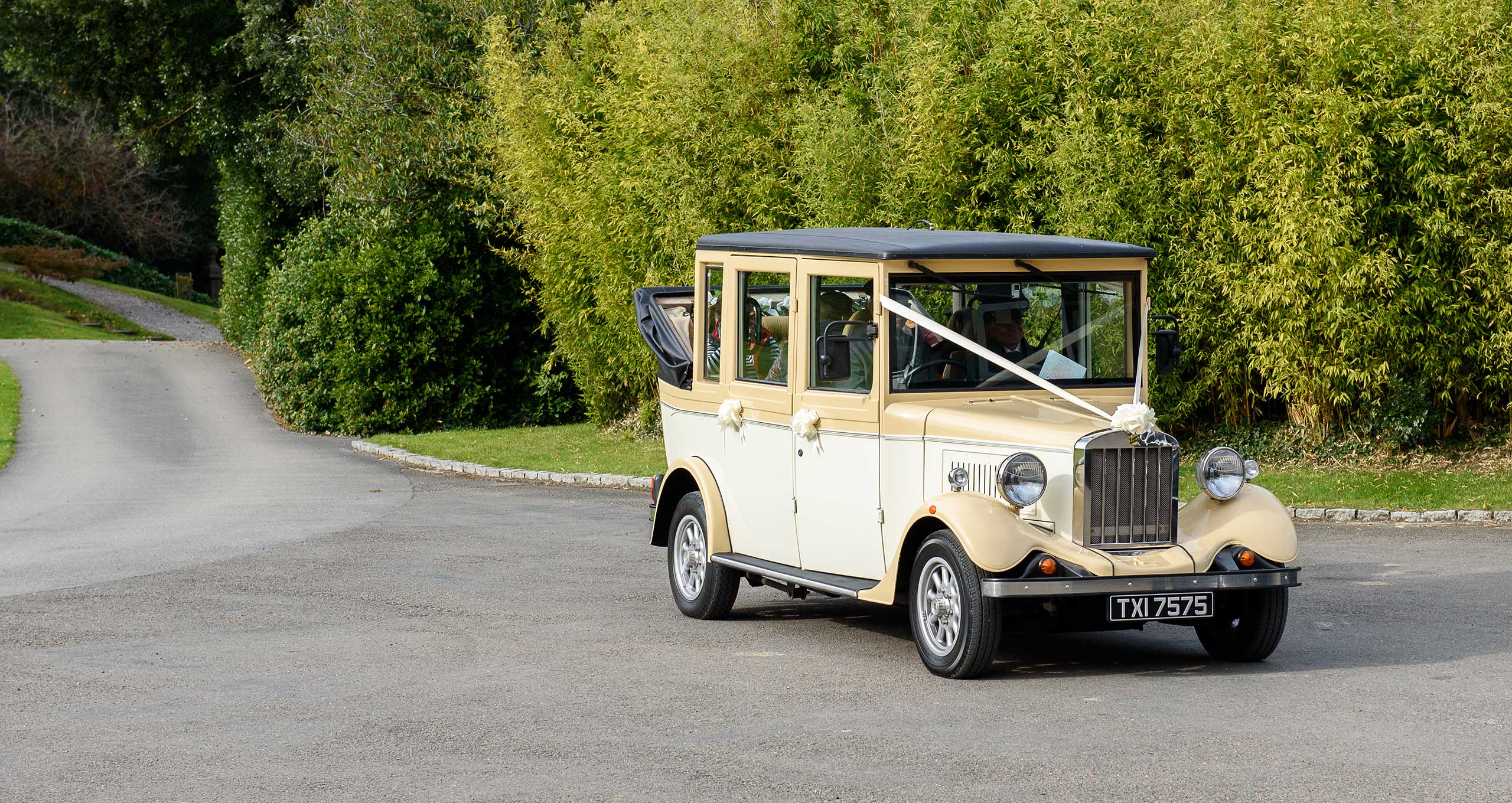 Asquith Limousine Taxi Wedding Car